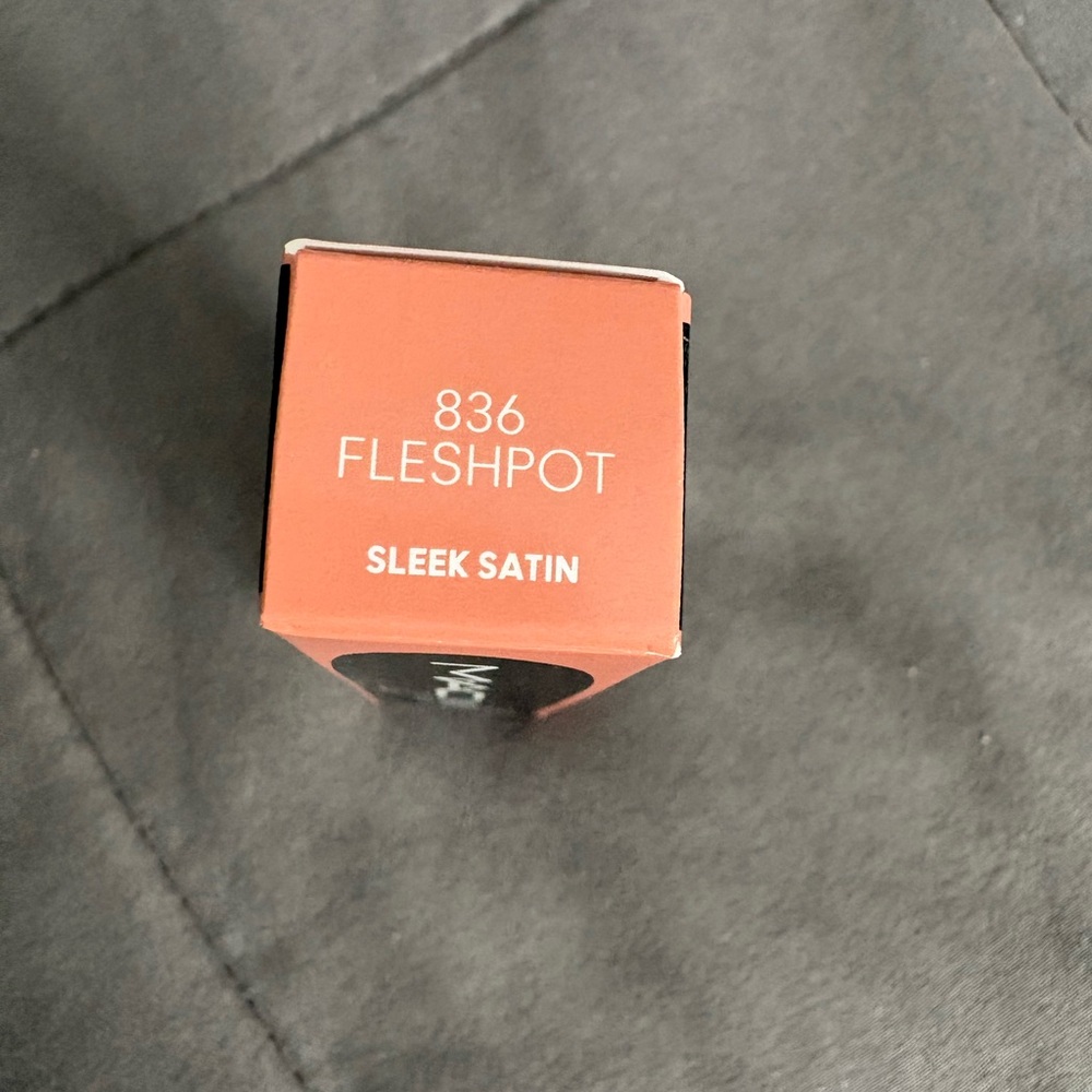 MACximal Sleek Satin Lipstick - Picture 4 of 4